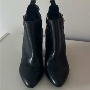 Black Guess Leather Pointed Toe Ankle Boots with Side Buckle